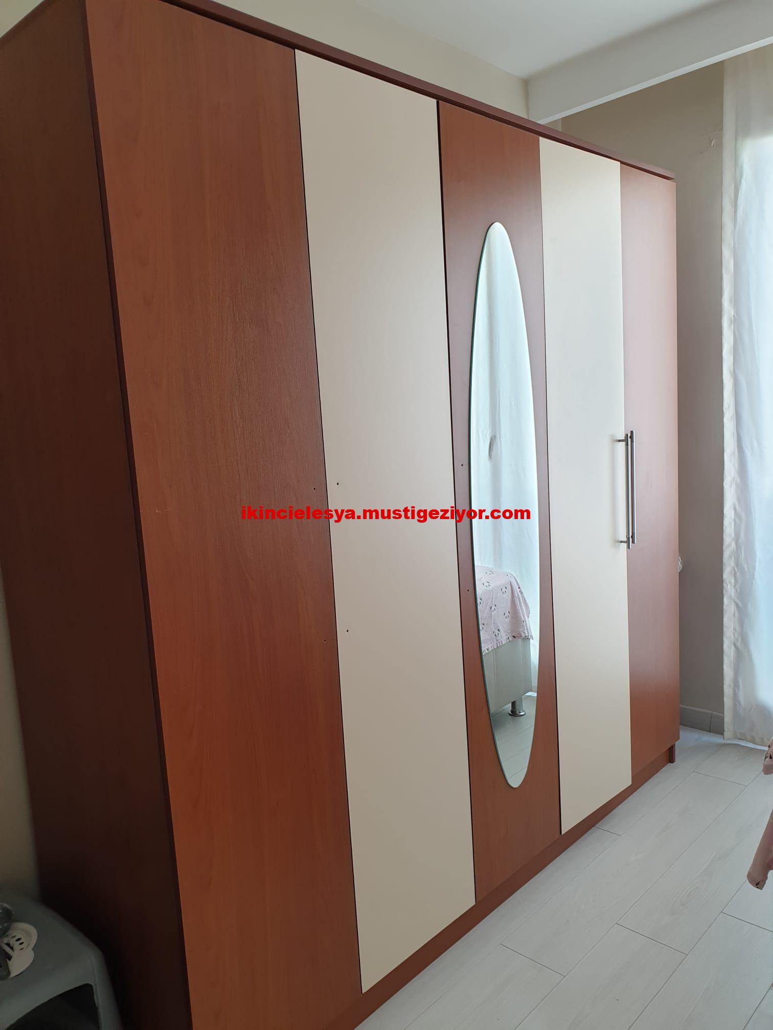 Kullanılmış istikbal 5 kapılı aynalı elbise dolabı