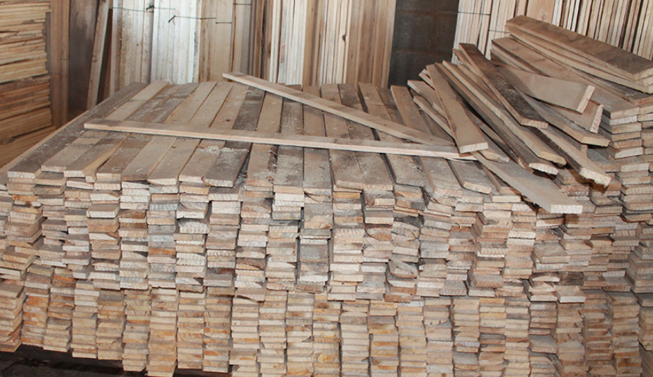 Temiz durumda hatasız çivisiz inşaatlık kereste